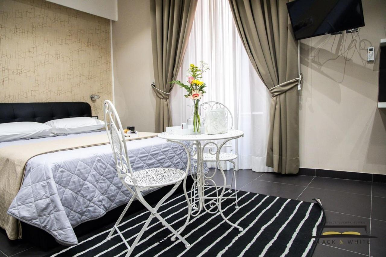 Residence Black & White Naples Luaran gambar