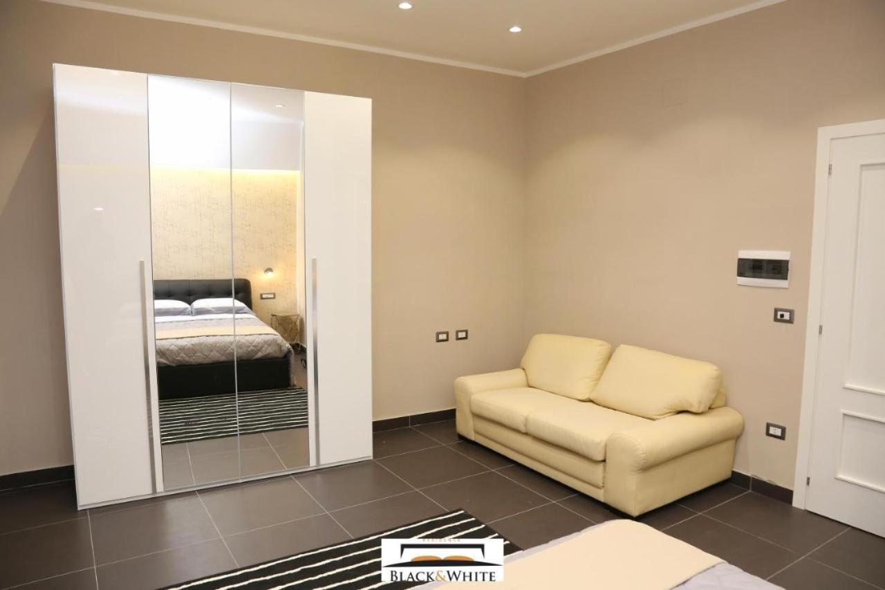 Residence Black & White Naples Luaran gambar