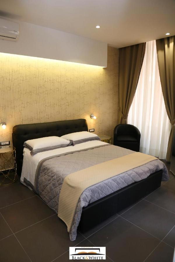Residence Black & White Naples Luaran gambar