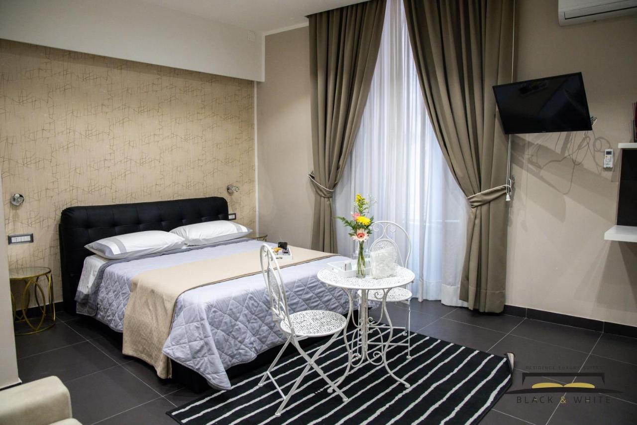 Residence Black & White Naples Luaran gambar