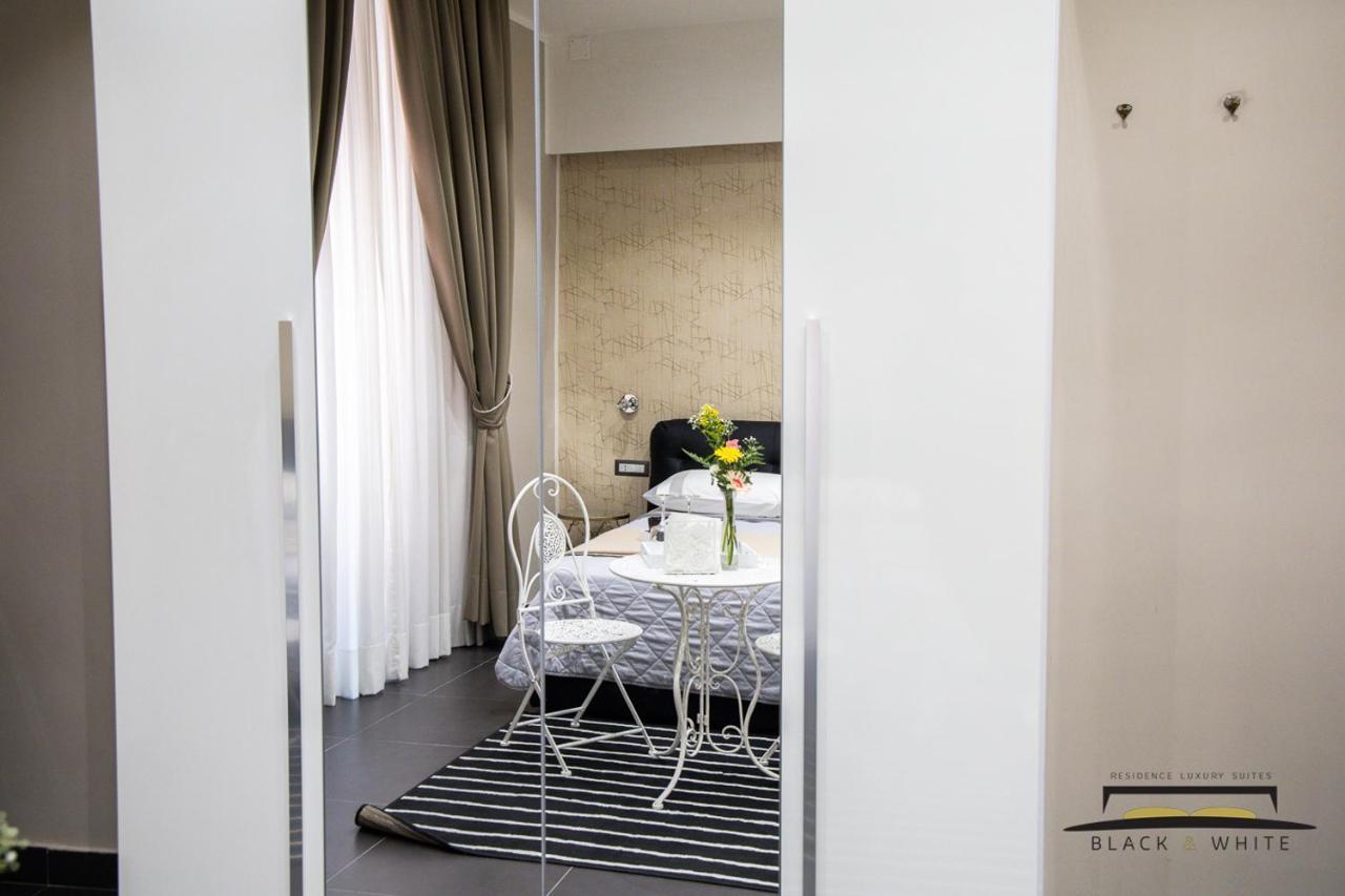Residence Black & White Naples Luaran gambar