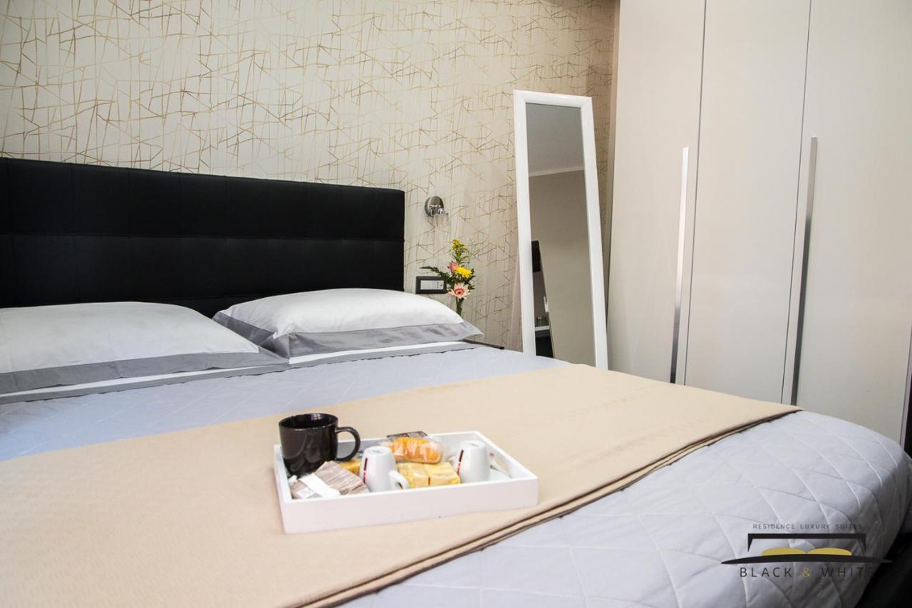 Residence Black & White Naples Luaran gambar