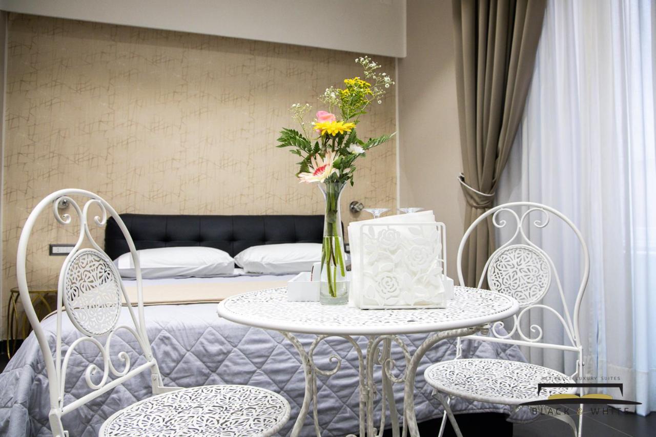 Residence Black & White Naples Luaran gambar