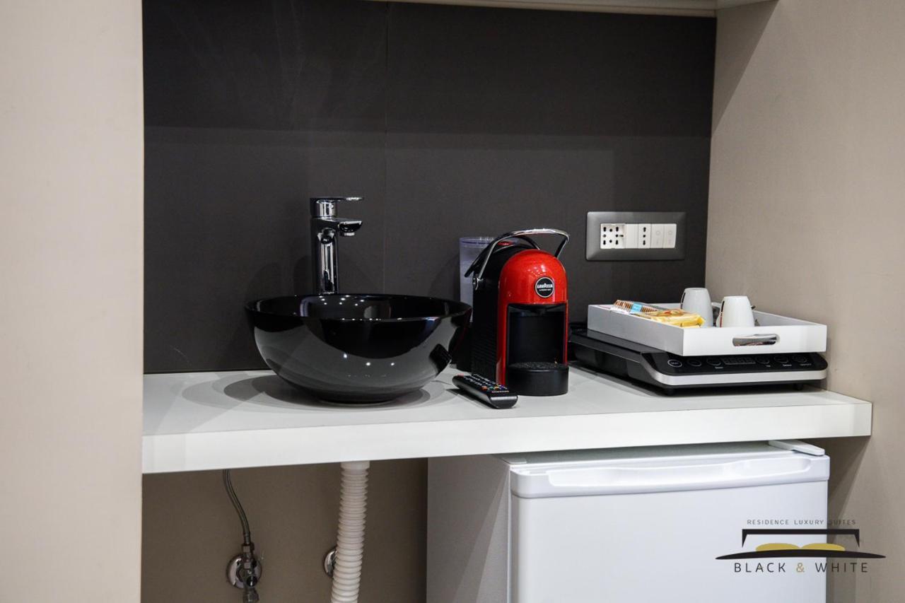 Residence Black & White Naples Luaran gambar