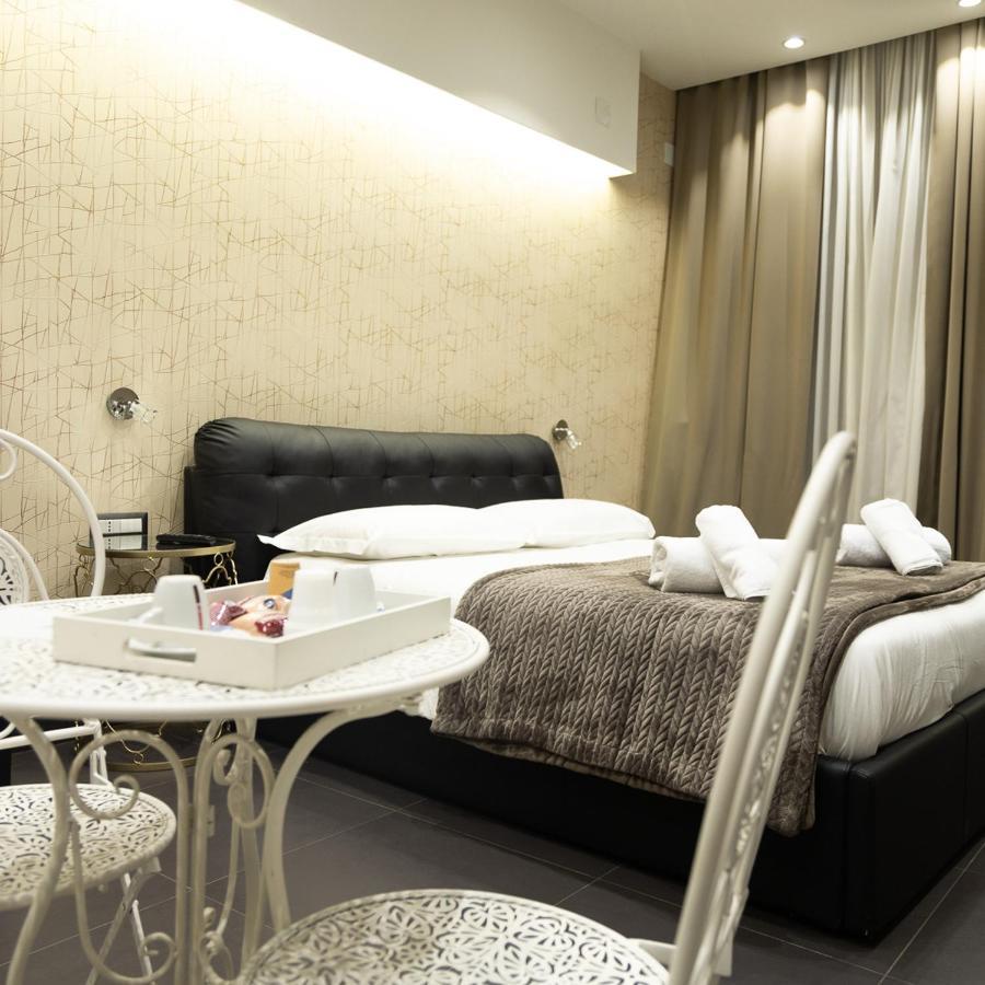 Residence Black & White Naples Luaran gambar